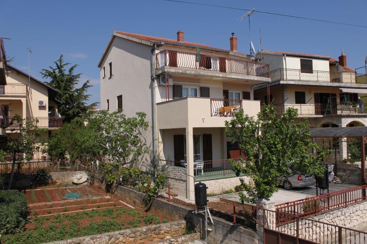 Apartments With A Parking Space Srima - Vodice, Vodice - 6099 Eksteriør billede